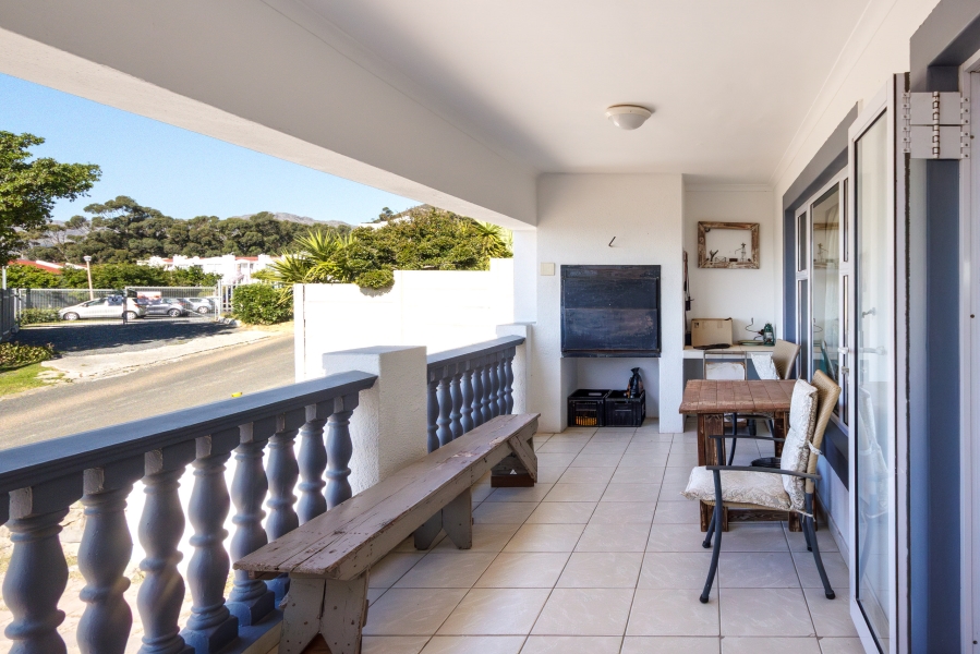 5 Bedroom Property for Sale in Mountainside Western Cape